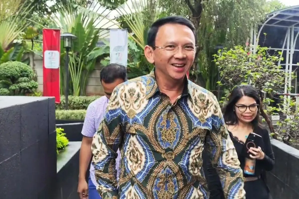 Basuki Cahaya Purnama atau Ahok
