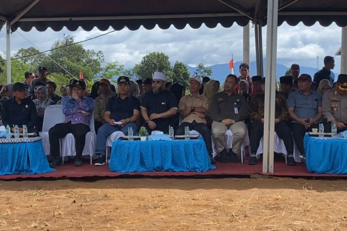 Gubernur Helmi Hasan