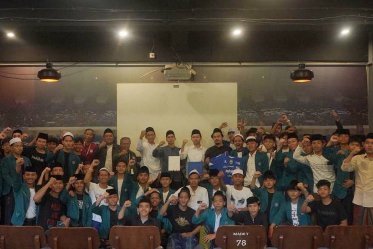 santri Pesantren Al-Um Graha Persib