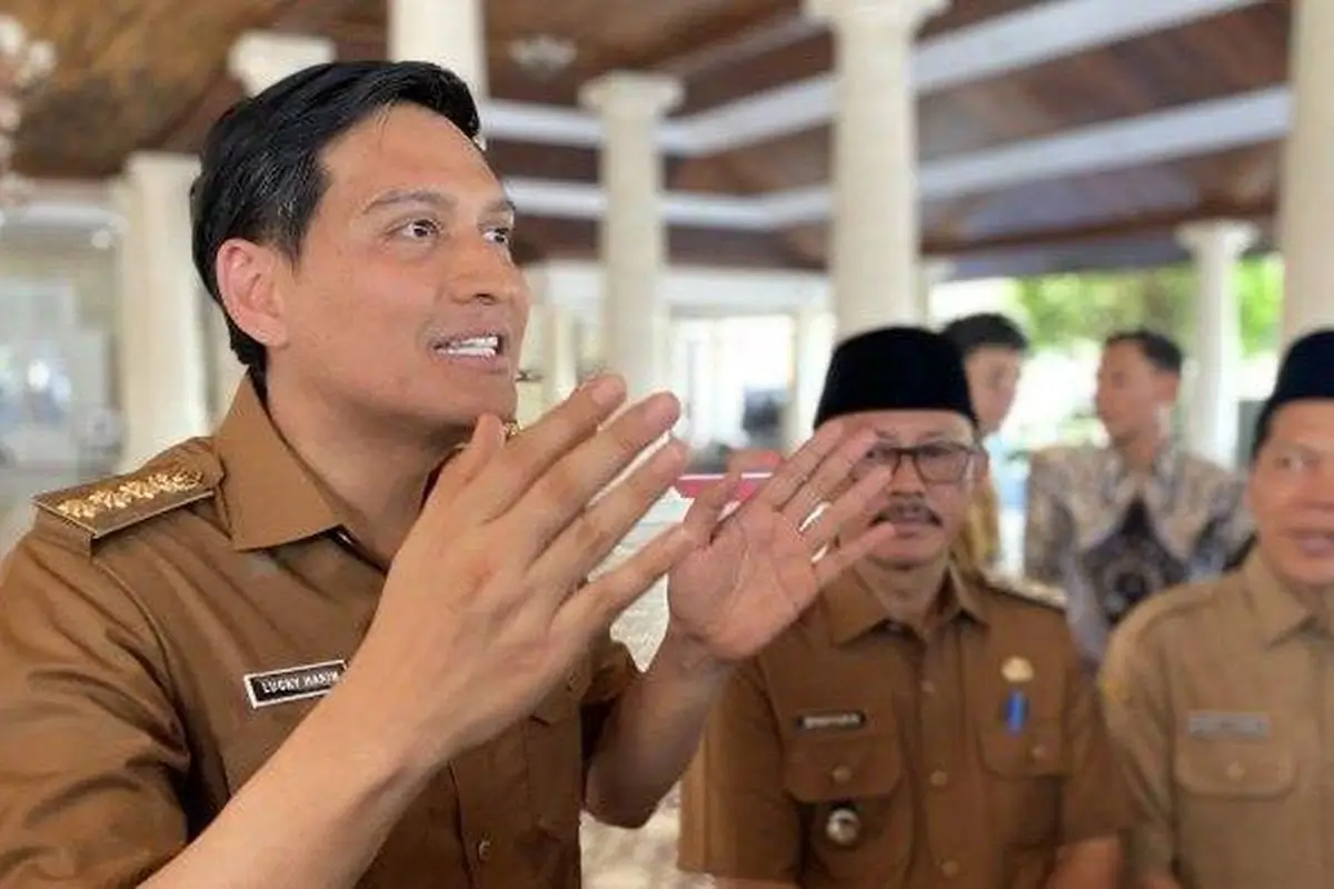 beritanda - Bupati Indramayu, Lucky Hakim