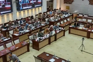 Rapat Panas DPR-BI, Rupiah Rp 17.600, Perry Warjiyo Diserang Lintas Fraksi