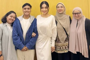 Pengakuan Ressa Rosano Soal Ayah Kandung Picu Spekulasi