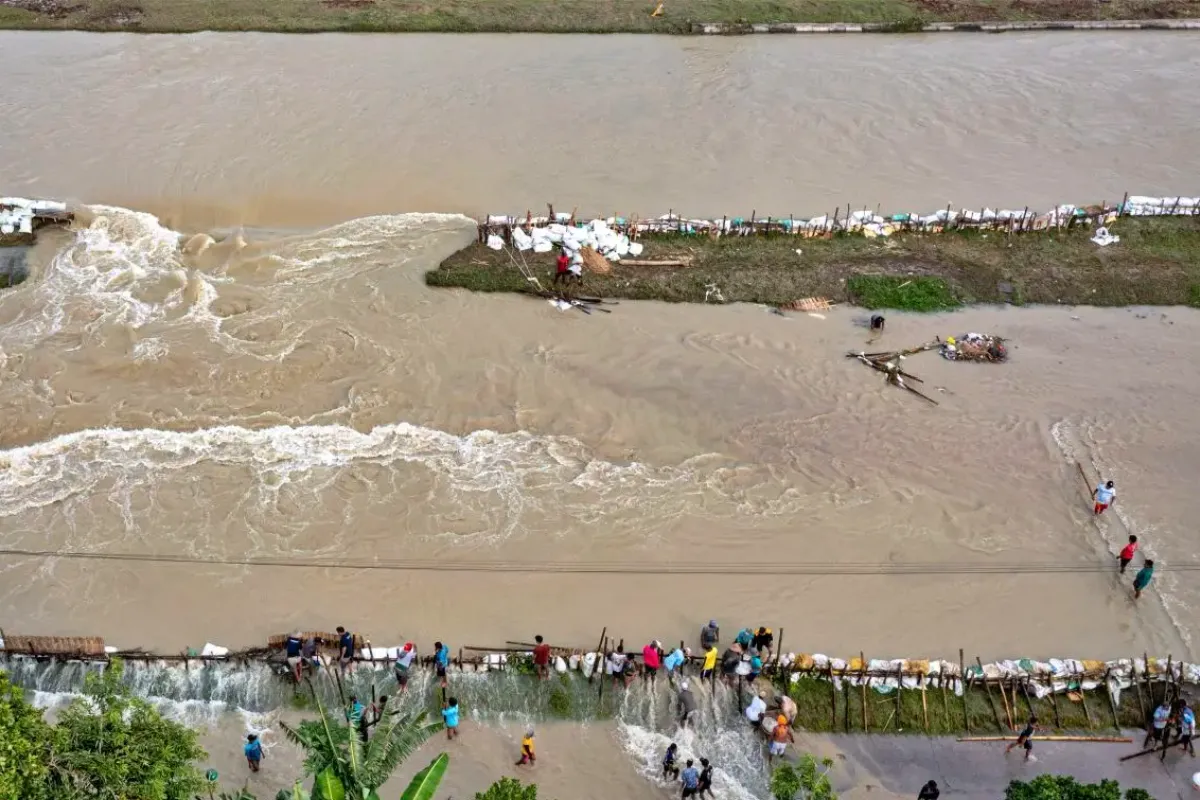 Tanggul Sungai Tuntang Jebol