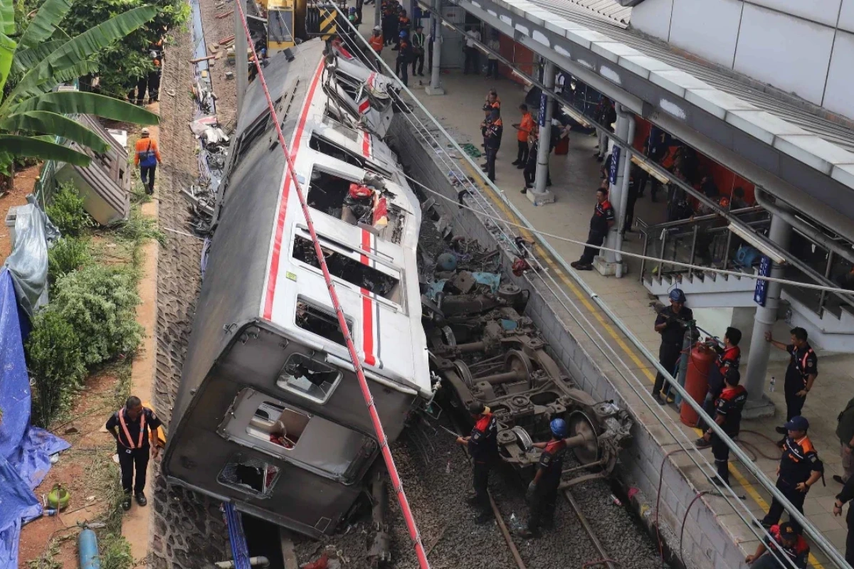 UPDATE Kecelakaan KRL di Stasiun Bekasi Timur, 14 Tewas dan 84 Luka